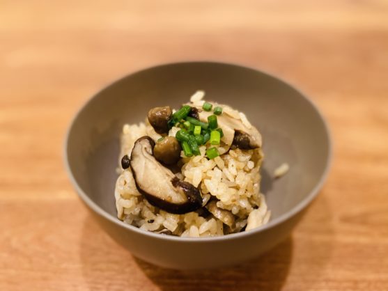 調理時間3分!我が家の「香るキノコの炊き込みご飯」のレシピ