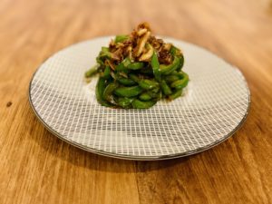 我が家の簡単！「しっかりニンニクのピーマンしりしり」のレシピ