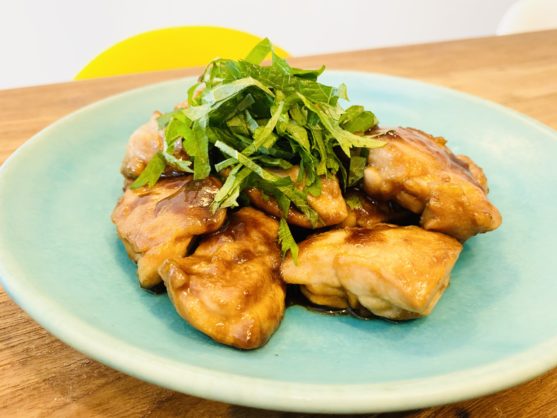 我が家の「ご飯がススム!鶏もも肉の照り焼き」のレシピ