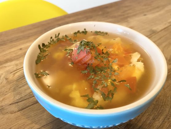 簡単で食べ応えあり！「お腹にやさしいトマトスープ」のレシピ