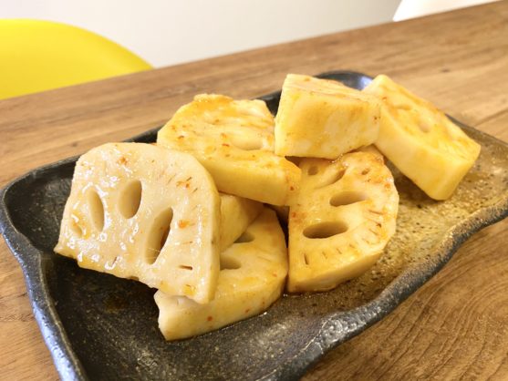 レンジで5分!「ザックリ美味しいレンコンのピリ辛あえ」のレシピ