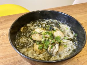 出汁が主役！「牡蠣とホタテの出汁たっぷりスープ春雨」のレシピ