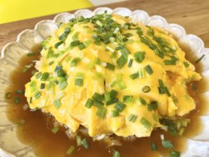 冷蔵庫の整理におすすめ！「テキトー具材の酢が多めの絶品天津飯」のレシピ