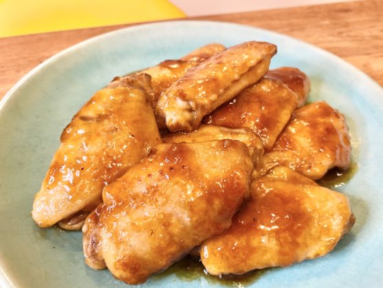 ご飯がススム!「手羽先のほろっと柔らかい甘辛煮」のレシピ