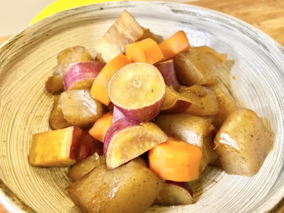 たっぷり食物繊維!「さつまいもとこんにゃくの簡単煮物」のレシピ