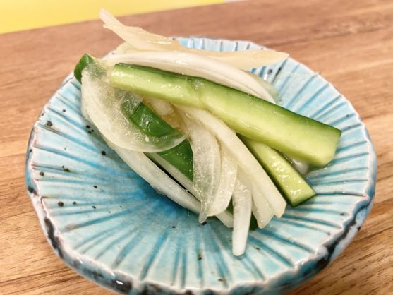 簡単ジップロック調理!「キュウリと玉ねぎの簡単酢の物」のレシピ