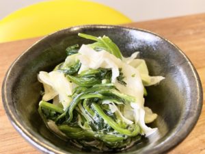 簡単レンジ調理！「ほうれん草とキャベツのマヨネーズ和え」のレシピ