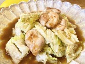 ご飯がススム！「鶏もも肉とキャベツのオイスターソース炒め」のレシピ