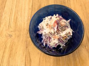 お酒とも合う！「大人のコールスローサラダ」のレシピ