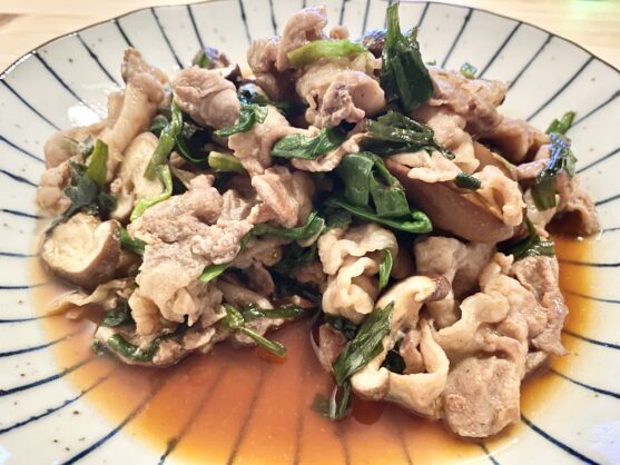 白ご飯に合う！「豚肉とニラのオイスターソース炒め」のレシピ