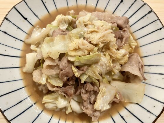 ご飯がススム!「スタミナ豚バラ酢味噌炒め」のレシピ